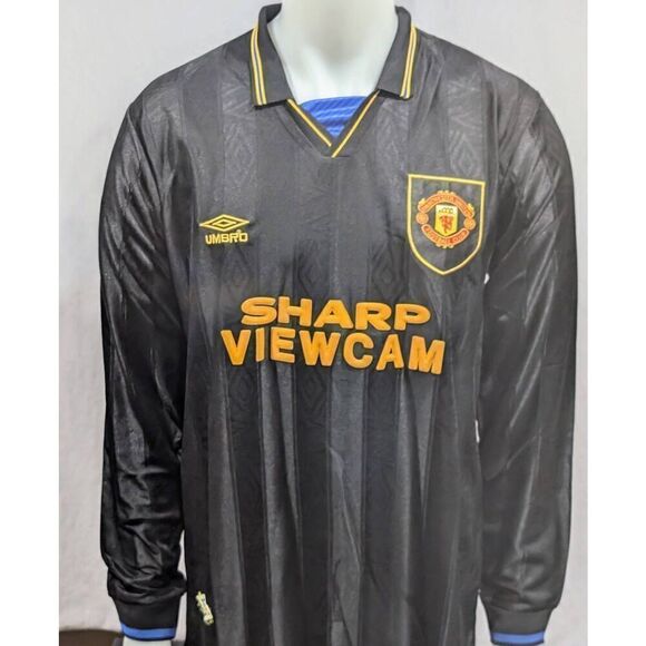 BNWT umbro. Long sleeve Manchester United black Jersey - Picture 1 of 7